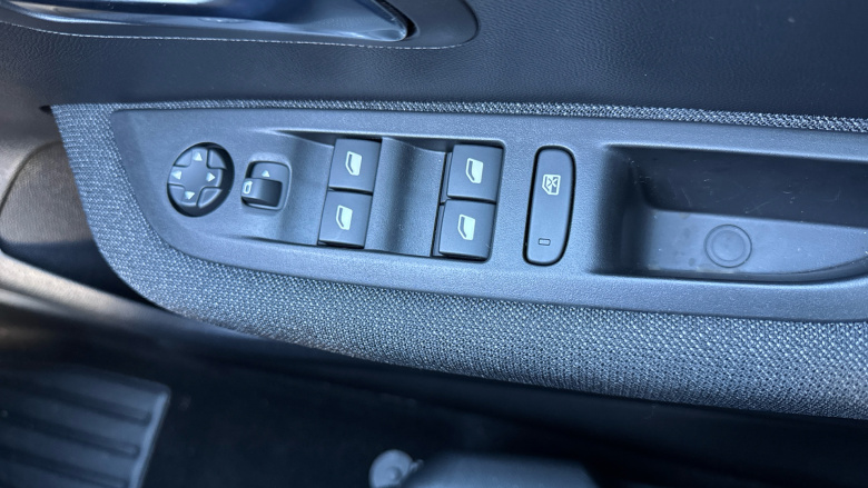 Peugeot 208 1.2 PureTech 100 Style 5dr Petrol Hatchback